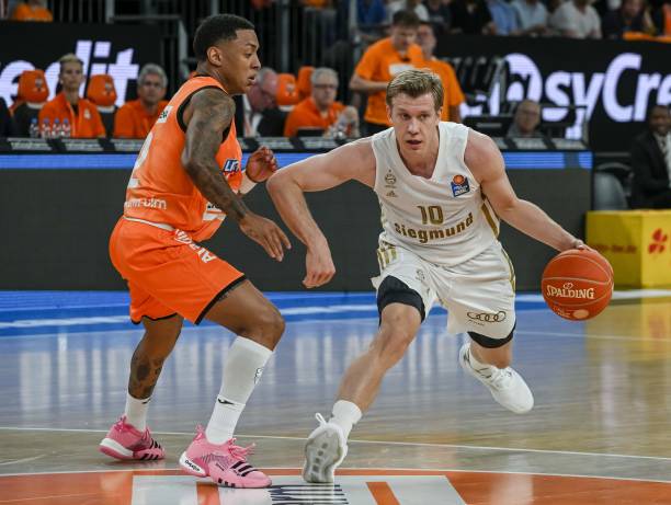 传球失误 传球失误