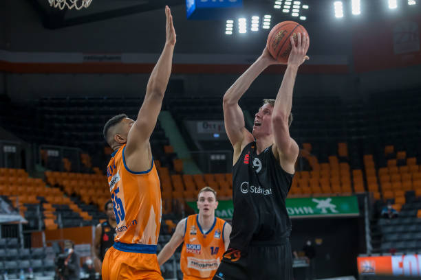 调动全队上 调动全队上