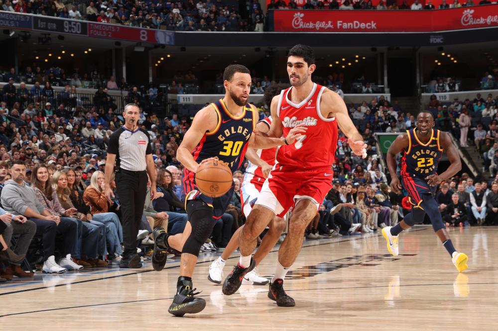 而肩部受伤 而肩部受伤